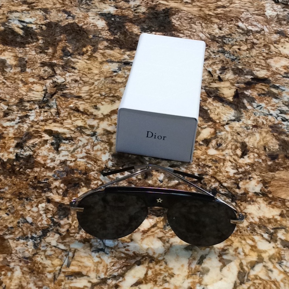 DO NOT BUY ON HOLD !!! sunglasses